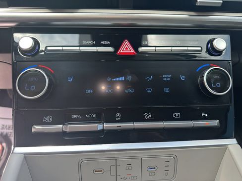 Used 2025 Hyundai Santa Fe SEL FWD image 22