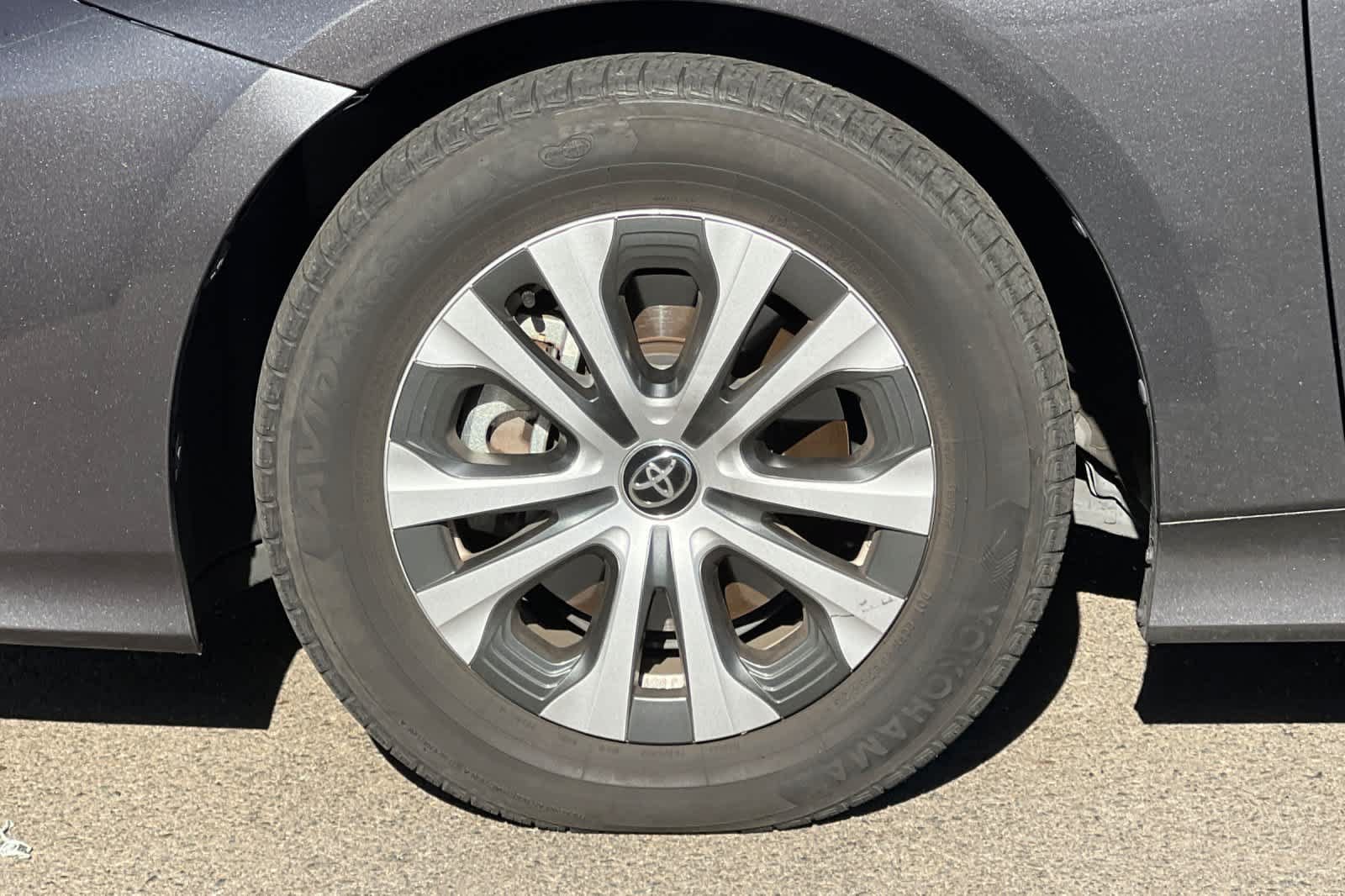 Used 2021 Toyota Prius Prime LE FWD image 13