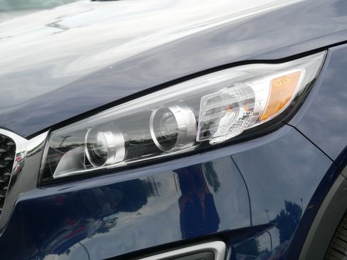 Used 2018 Kia Sorento AWD image 10