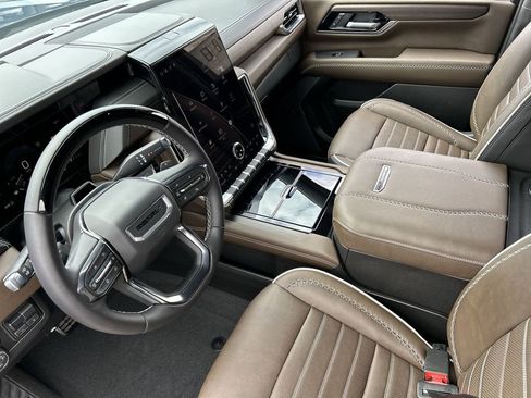Used 2025 GMC Yukon Denali Ultimate image 10
