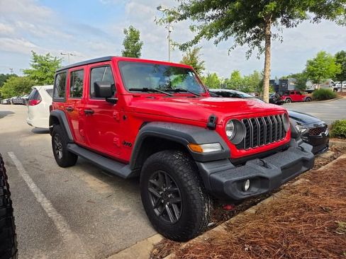 Used 2025 Jeep Wrangler Unlimited Sport AWD/4WD image 3