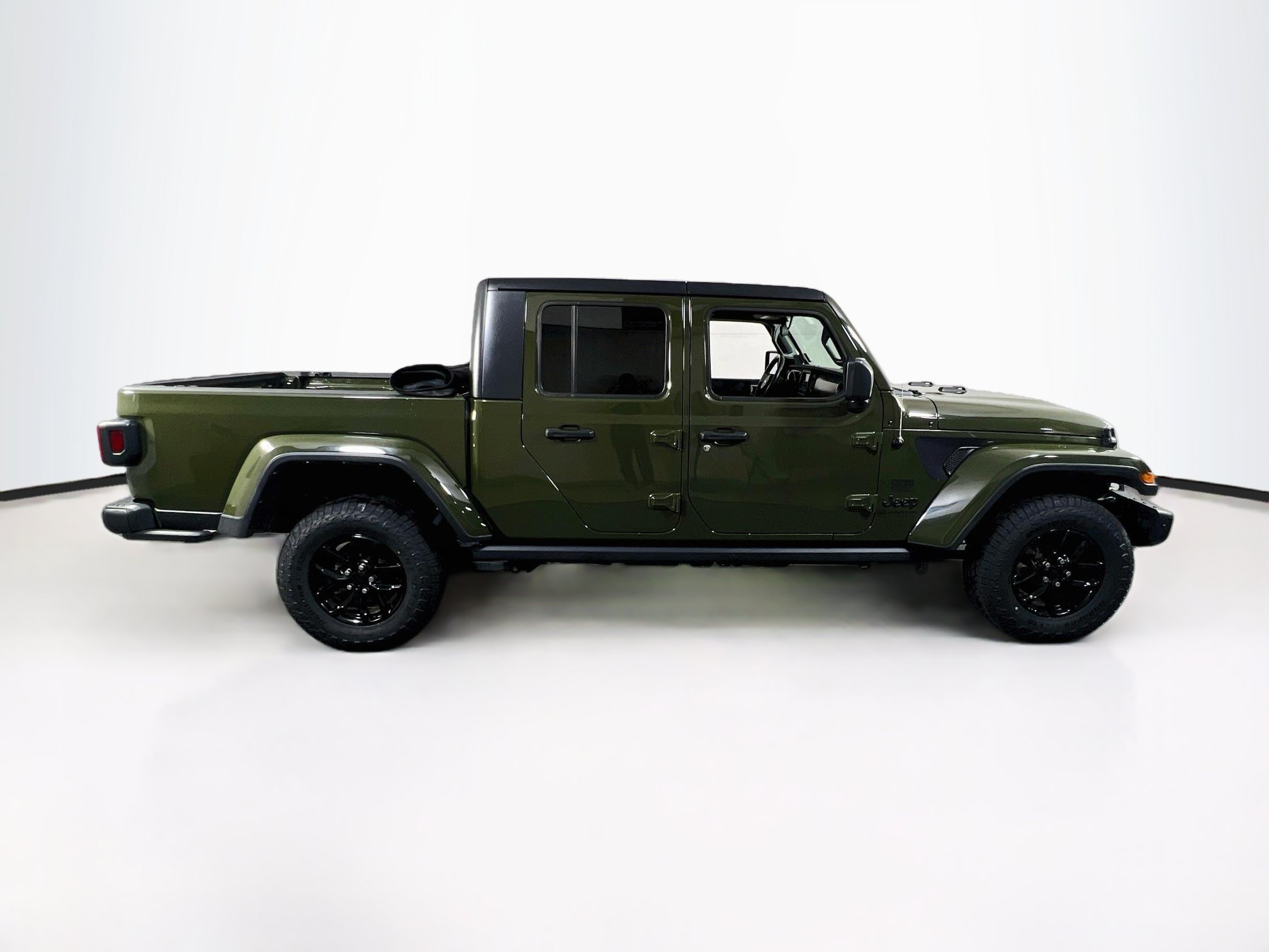 Used 2023 Jeep Gladiator Sport AWD/4WD image 4