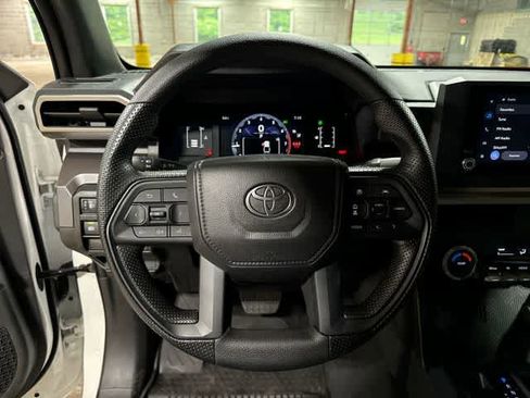 Used 2026 Toyota Tacoma SR5 AWD/4WD image 18