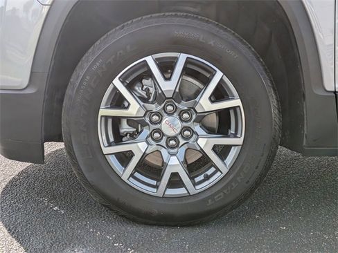 Used 2023 GMC Acadia SLT w/ Technology Package image 14