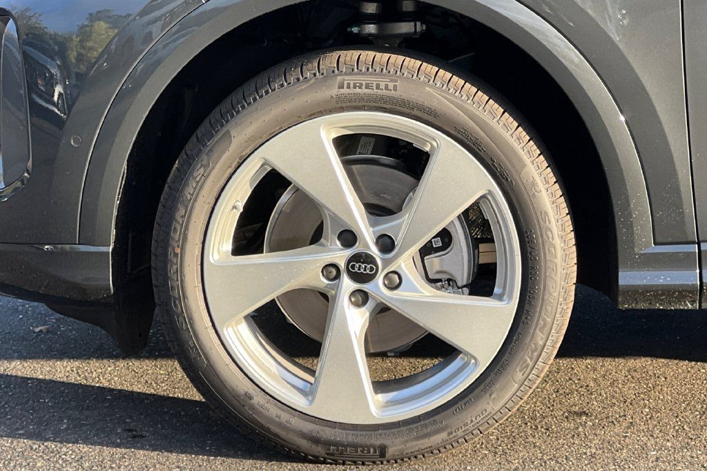 Certified 2025 Audi Q5 Premium Plus AWD/4WD image 26