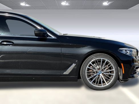 Used 2018 BMW 530e w/ Premium Package 2 image 34