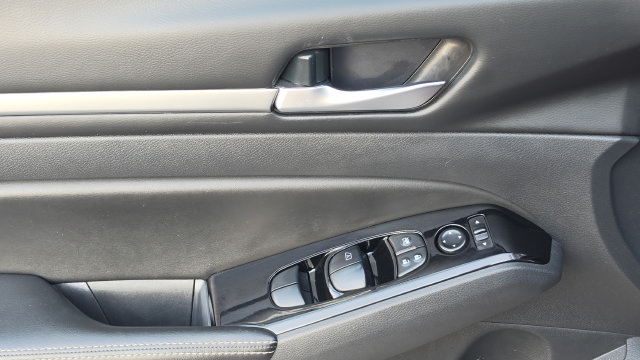 Used 2023 Nissan Altima 2.5 SV FWD image 36