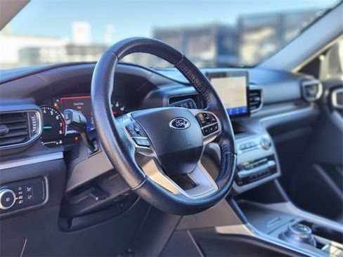 Certified 2022 Ford Explorer XLT w/ Equipment Group 202A image 20