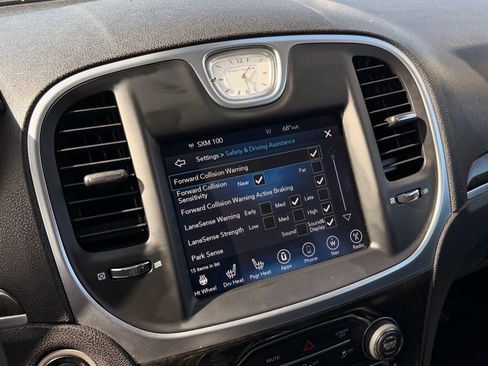 Used 2017 Chrysler 300 C w/ Safetytec Plus Group image 34