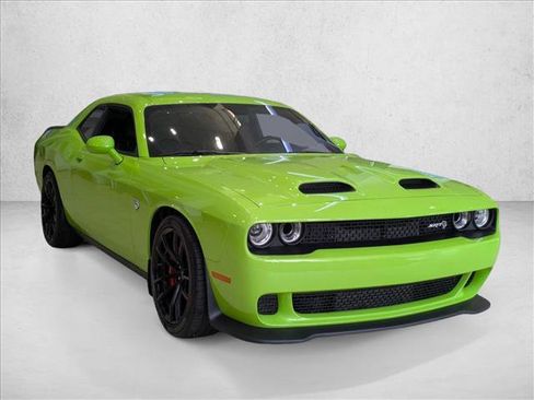 Used 2023 Dodge Challenger SRT Hellcat w/ Driver Convenience Group RWD image 3