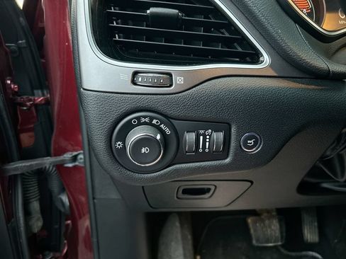 Used 2019 Jeep Cherokee Limited AWD/4WD image 21