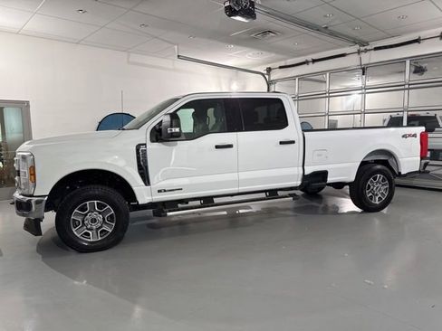 Used 2025 Ford F250 XLT AWD/4WD image 4