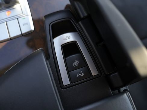 Used 2014 Mercedes-Benz SL 550 image 45