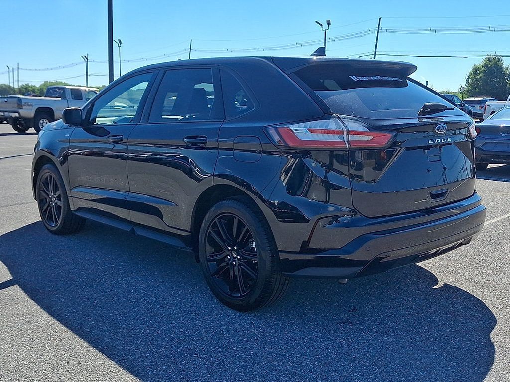 Certified 2024 Ford Edge ST-Line AWD/4WD image 4