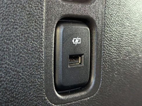 Used 2022 Buick Enclave Premium image 32