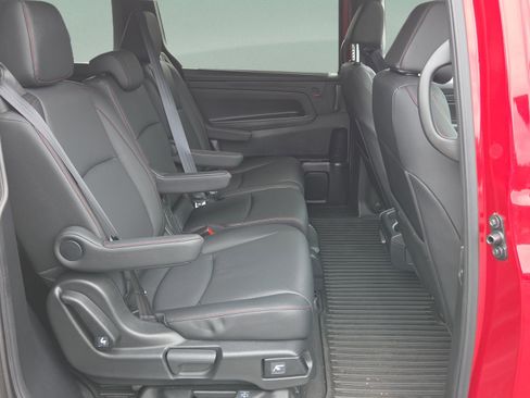 Used 2025 Honda Odyssey Sport-L image 18