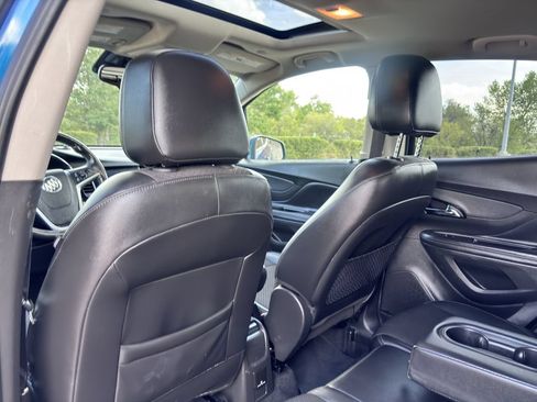 Used 2019 Buick Encore Sport Touring w/ Safety Package AWD/4WD image 18