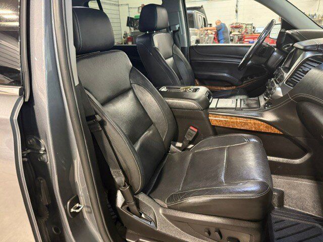 Used 2018 Chevrolet Suburban Premier AWD/4WD image 13