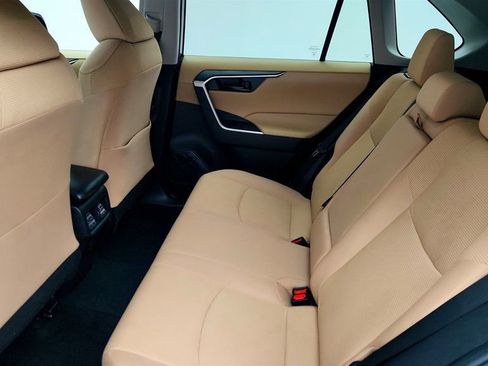 Used 2023 Toyota RAV4 LE image 19