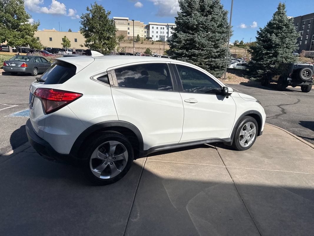 Used 2017 Honda HR-V EX image 6