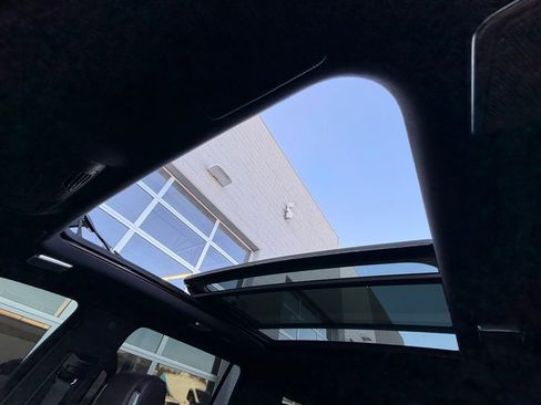 Used 2022 Cadillac Escalade ESV Sport Platinum image 34