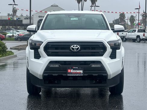 New 2025 Toyota Tacoma SR5 image 9