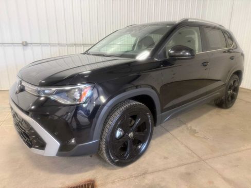 Certified 2025 Volkswagen Taos SEL w/ Black Wheel Plus Package AWD/4WD image 6