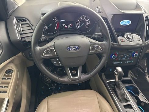 Used 2019 Ford Escape Titanium image 23