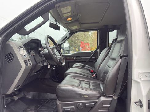 Used 2010 Ford F350 Lariat image 14