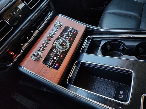 Used 2024 Lincoln Aviator Reserve image 11