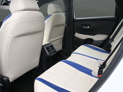 Used 2025 Acura ADX A-Spec image 11