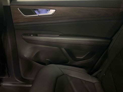 New 2026 Volkswagen Atlas SE image 15