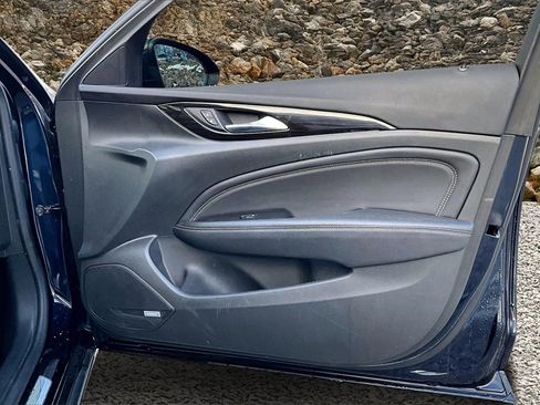 Used 2019 Buick Regal Essence w/ Sights and Sounds Package image 22