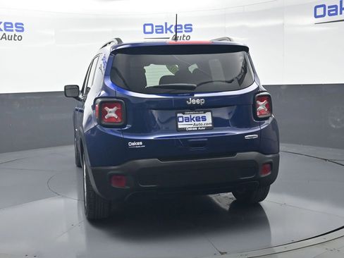 Used 2019 Jeep Renegade Latitude w/ Cold Weather Group FWD image 7