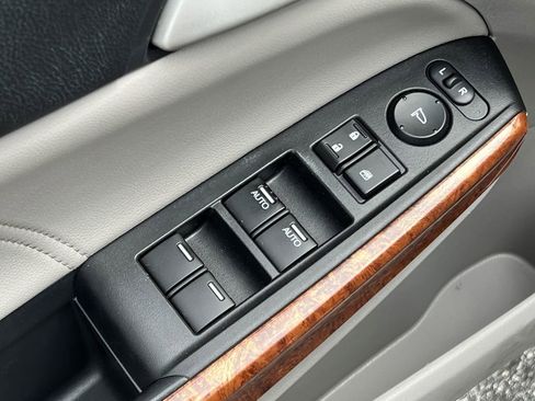 Used 2012 Honda Accord EX-L image 9