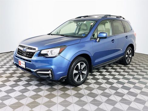 Used 2017 Subaru Forester 2.5i Limited AWD/4WD image 3