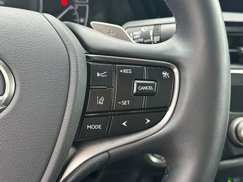 Used 2025 Lexus ES 300h w/ Premium Package FWD image 28