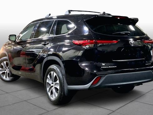 Used 2022 Toyota Highlander XLE image 13