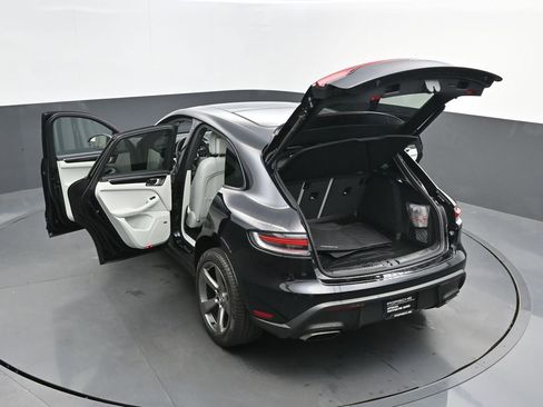 New 2025 Porsche Macan image 36
