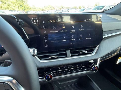 New 2026 Chevrolet Equinox LT w/ Convenience Package II FWD image 5