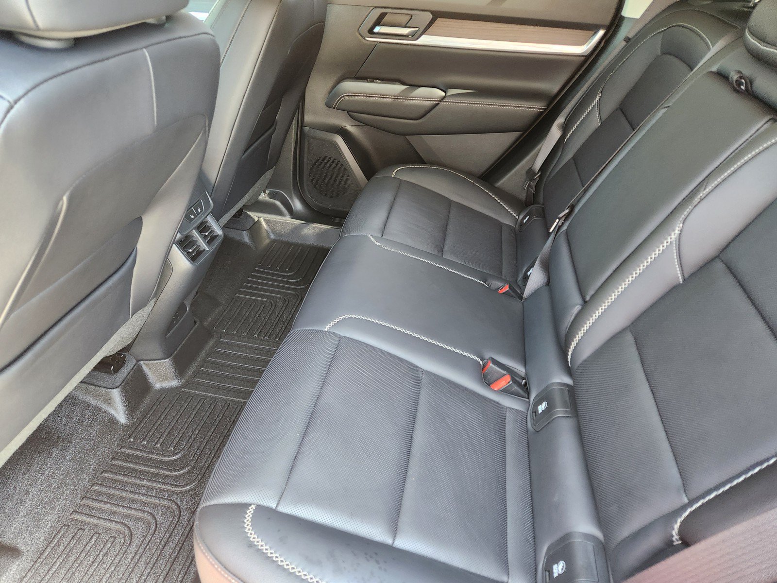 Used 2026 GMC Terrain Denali AWD/4WD image 13