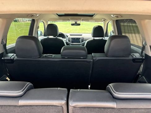 Used 2021 Volkswagen Atlas SE w/ Panoramic Sunroof Package AWD/4WD image 17