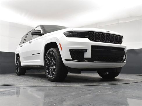 Used 2023 Jeep Grand Cherokee L Summit image 22