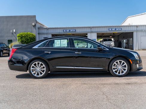 Used 2016 Cadillac XTS Luxury w/ Driver Awareness Package image 9