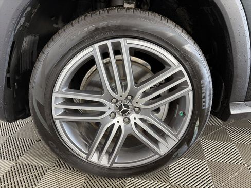 Used 2024 Mercedes-Benz GLS 450 4MATIC image 14