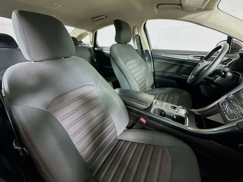 Used 2018 Ford Fusion SE w/ Fusion SE Technology Package image 27