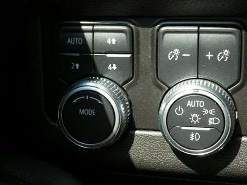 Used 2021 GMC Yukon Denali image 18