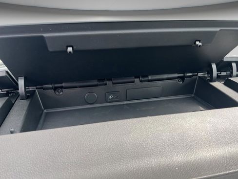 Used 2024 Mercedes-Benz Sprinter 2500 image 42