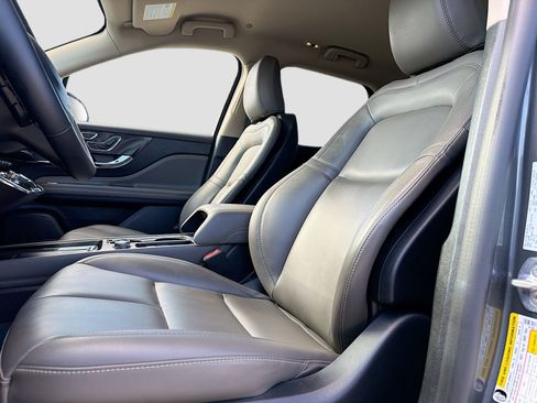 Used 2025 Lincoln Corsair FWD image 22