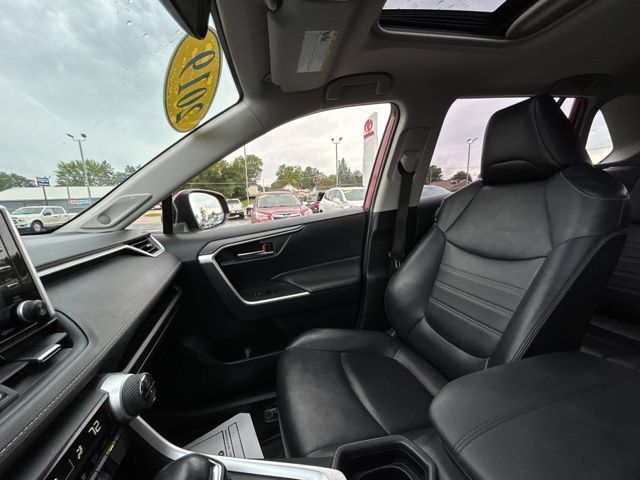 Used 2019 Toyota RAV4 XLE Premium w/ Cold Weather Package AWD/4WD image 51